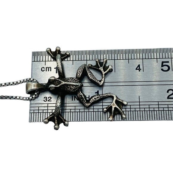 Sterling Silver 925 Crawling Frog Toad Pendant Necklace Amphibian Figural - Picture 7 of 9